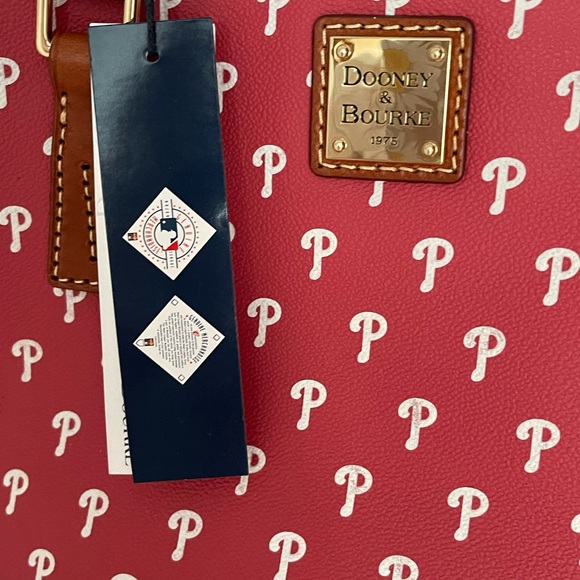 NWT Rare MLB Phillies Dooney and Bourke Handbag - Picture 2 of 7